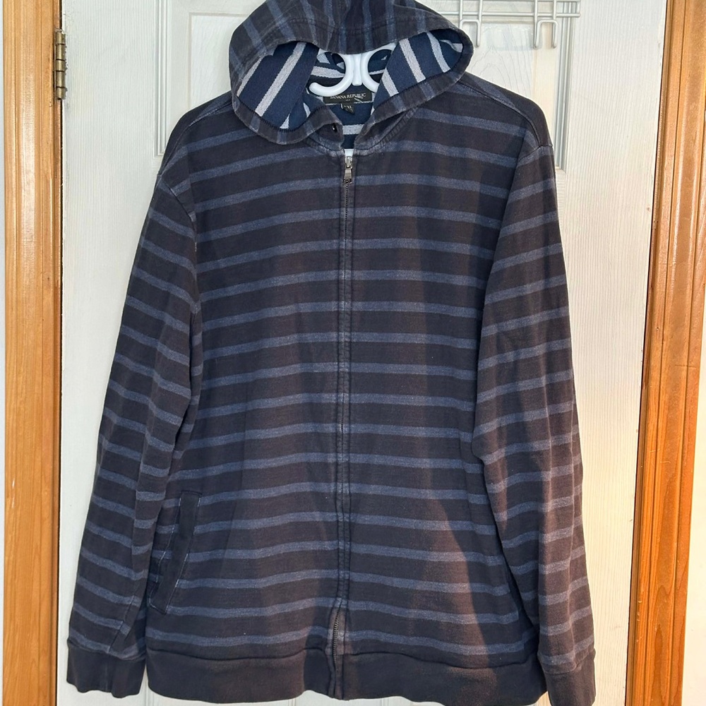 🛍️ Striped Blue Hoodie